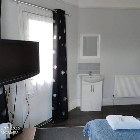 Sussex Lodge Guest House Slough Dış mekan fotoğraf