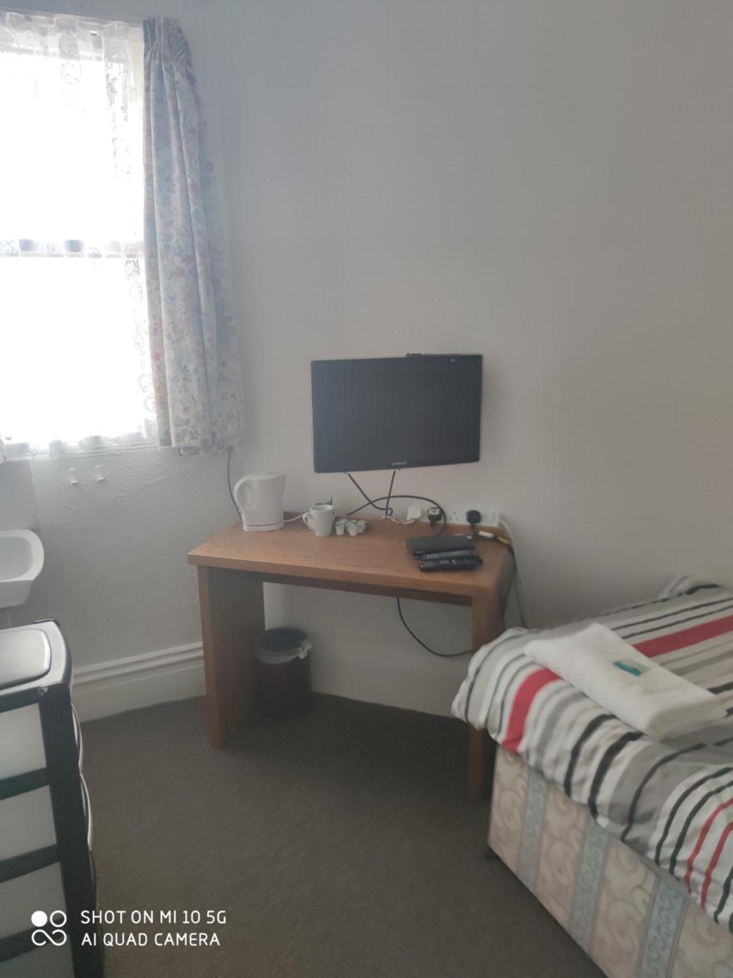 Sussex Lodge Guest House Slough Dış mekan fotoğraf