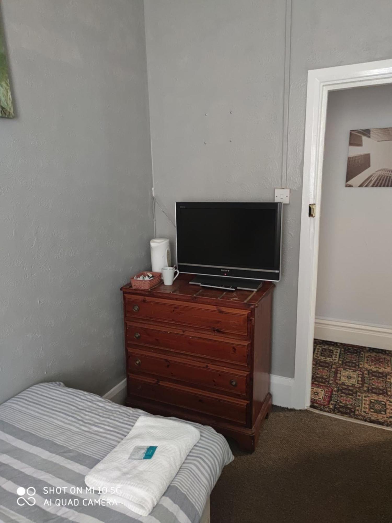 Sussex Lodge Guest House Slough Dış mekan fotoğraf