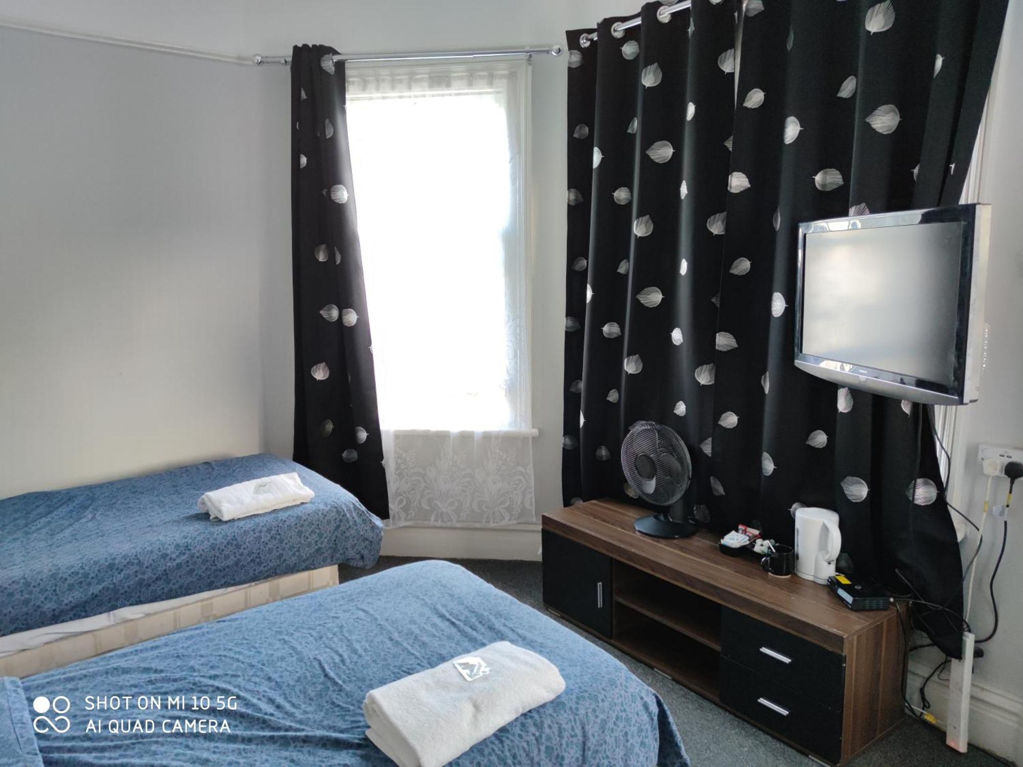 Sussex Lodge Guest House Slough Dış mekan fotoğraf