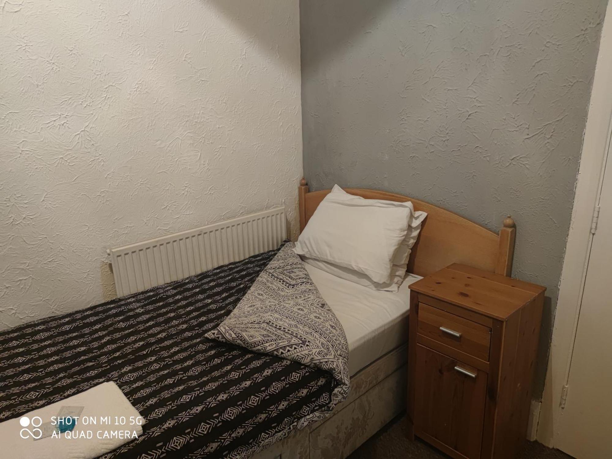 Sussex Lodge Guest House Slough Dış mekan fotoğraf