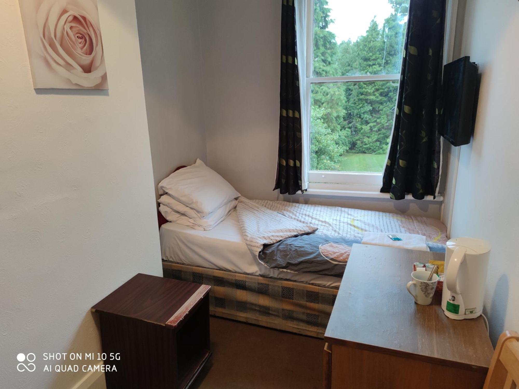 Sussex Lodge Guest House Slough Dış mekan fotoğraf