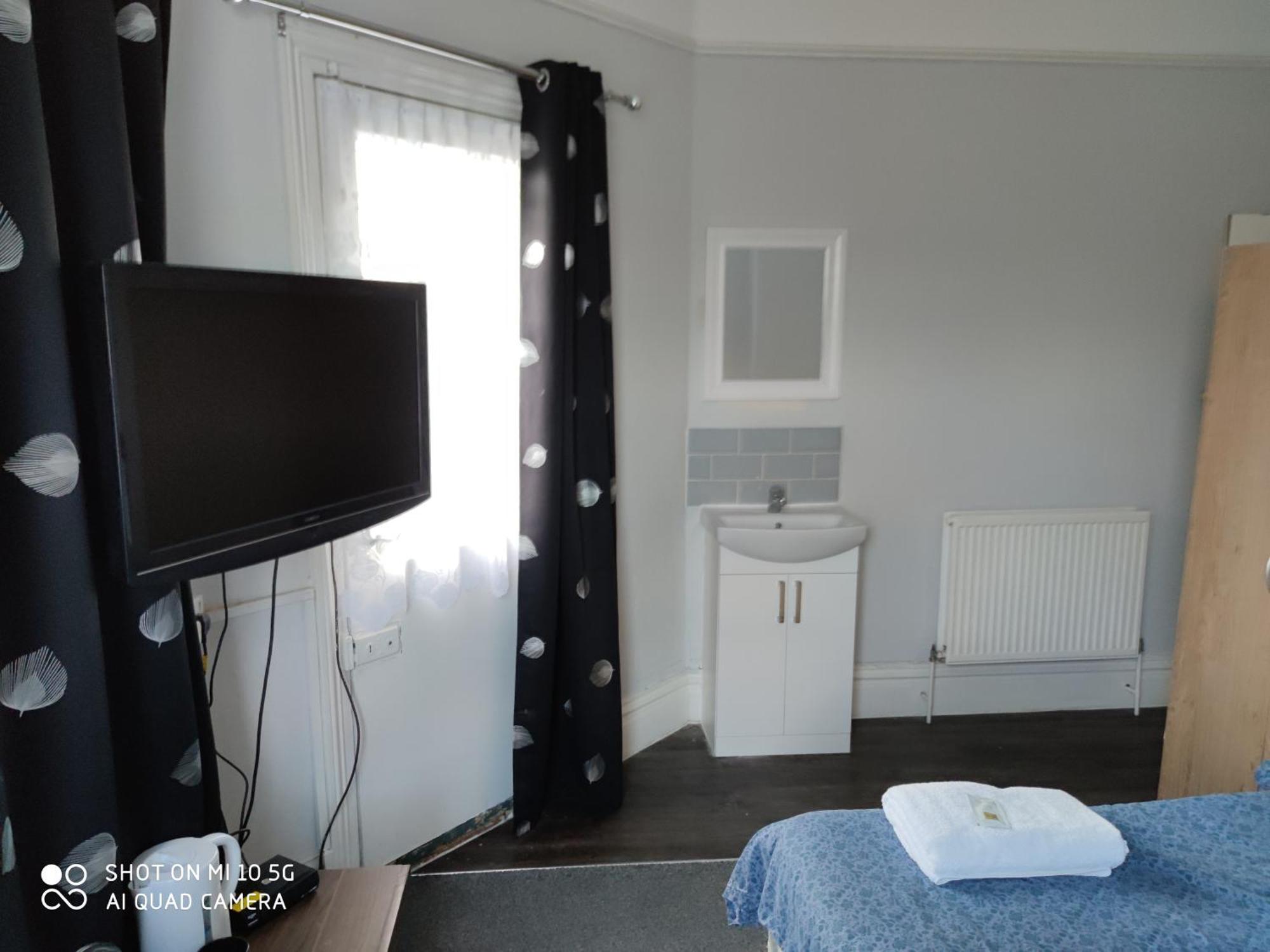 Sussex Lodge Guest House Slough Dış mekan fotoğraf